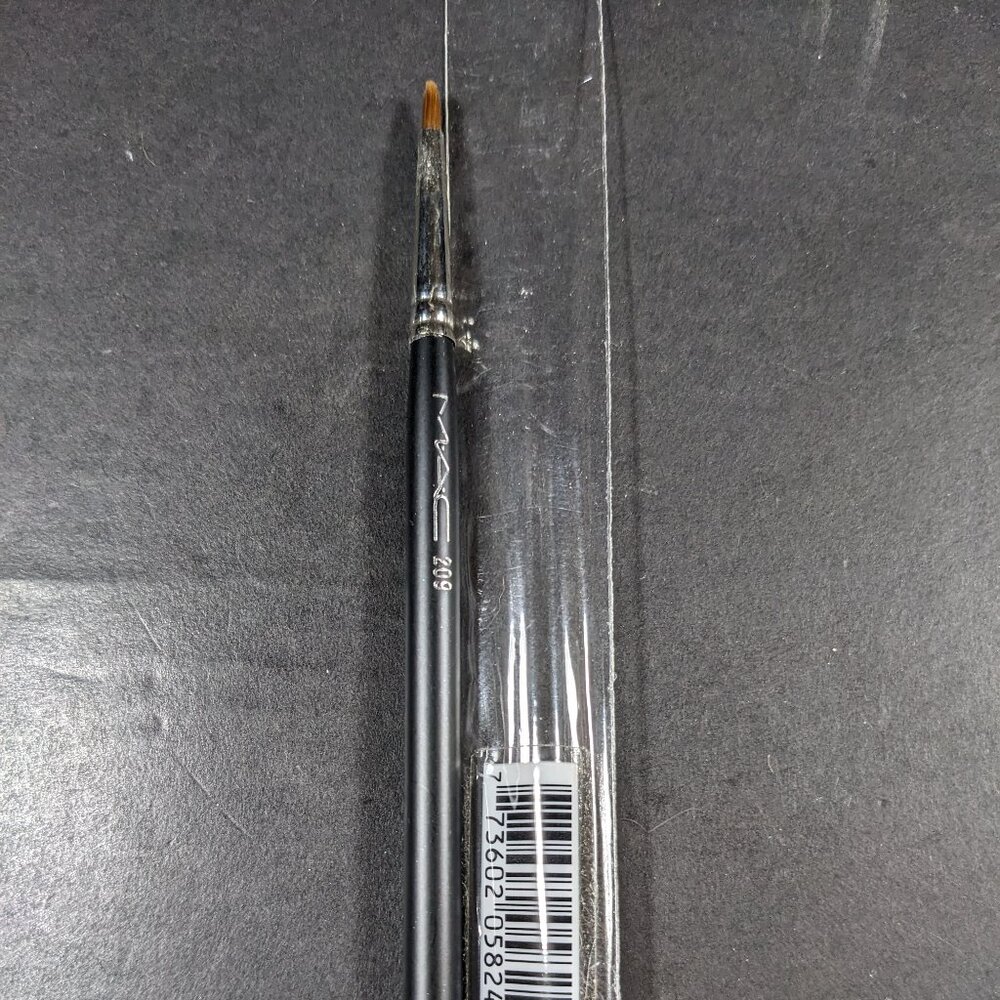 MAC 209 Eyeliner brush